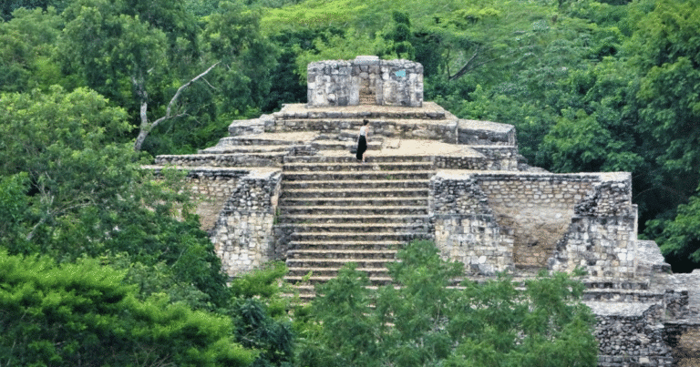 descubren en ek balam, yucatán, una inscripción que revela la vida y el poder de un rey maya