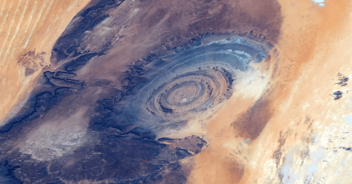 El Ojo del Sahara, la enigmática estructura de Mauritania que se ve desde el espacio