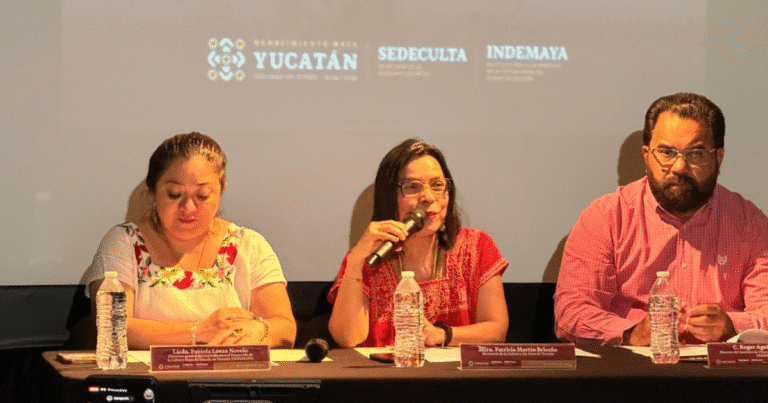 gran muestra de altares 2025 tradición y memoria maya en la plaza grande de mérida