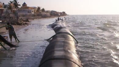 Geotubos en Progreso, Yucatán, regenerarían la arena perdida por la erosión costera