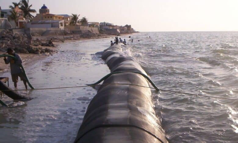 Geotubos en Progreso, Yucatán, regenerarían la arena perdida por la erosión costera