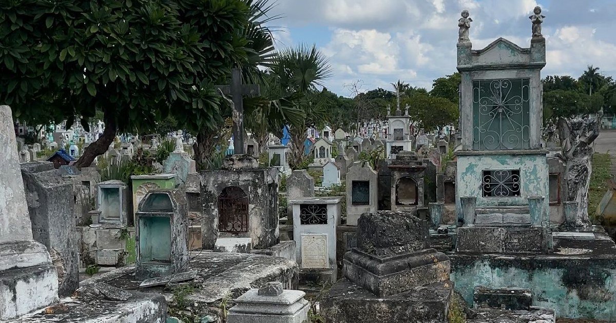 Recuperan hasta 120 bóvedas cada mes en los cementerios de Mérida