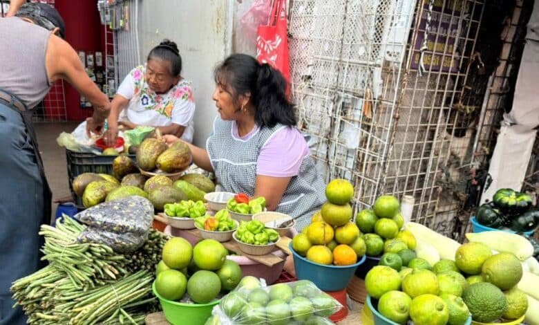Incrementan ventas en los mercados de Mérida en la primera semana de temporada otoñal