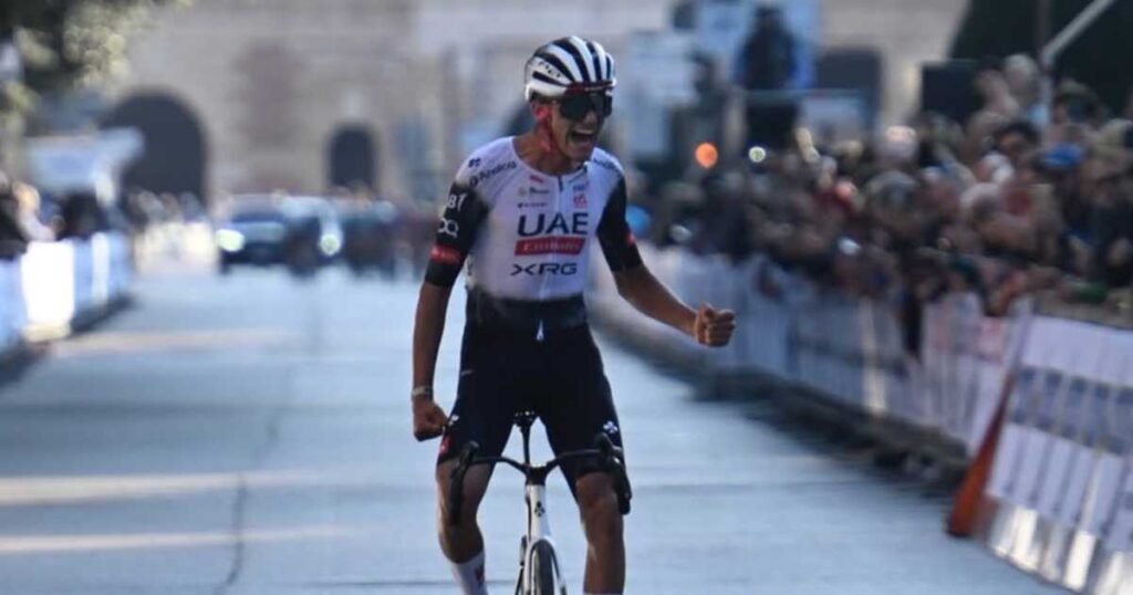 isaac del toro se impone en el giro del veneto para cerrar su temporada 2025 1