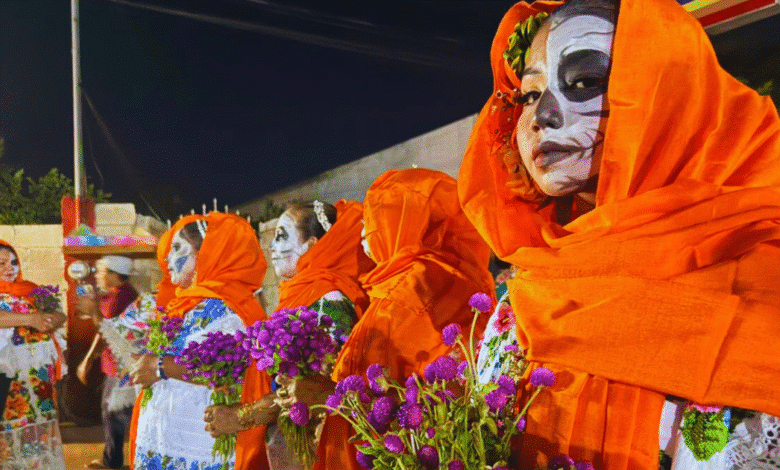 paseo de las Ánimas 2025 reúne a más de 500 pixanes en kanasín