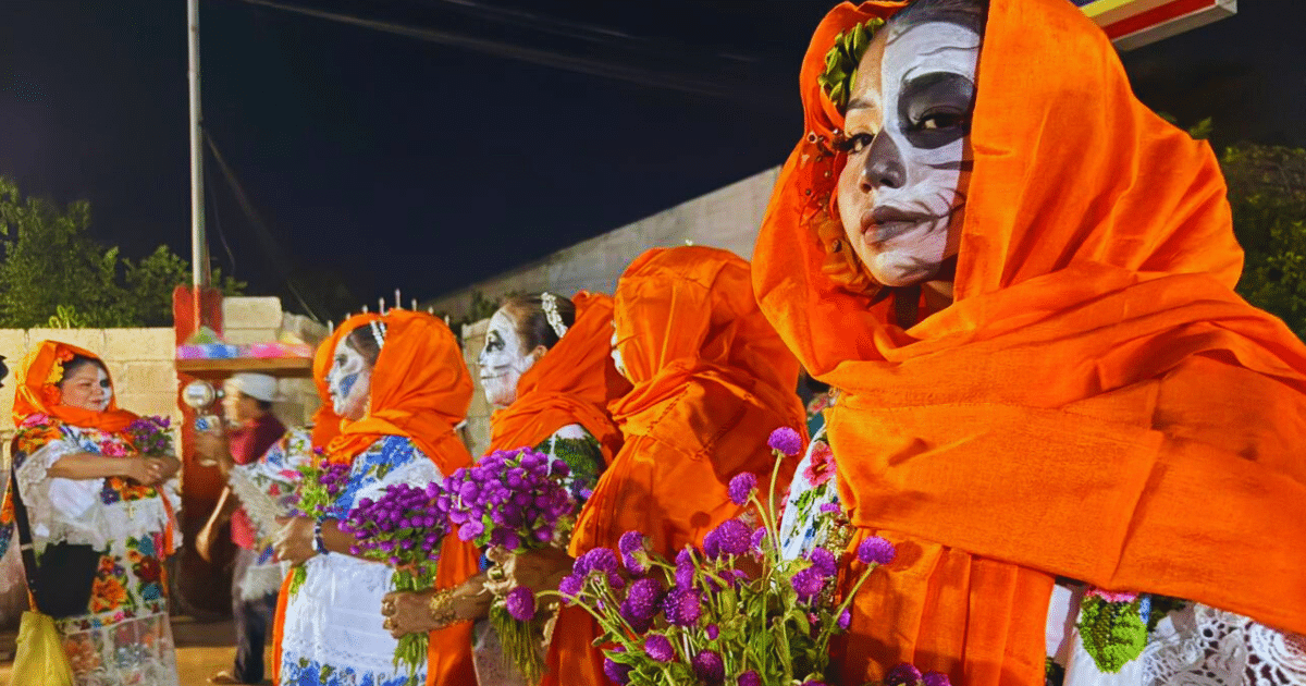 paseo de las Ánimas 2025 reúne a más de 500 pixanes en kanasín