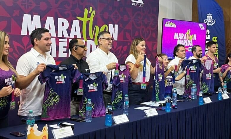 Presentan playera y medalla del Marathón Mérida 2026