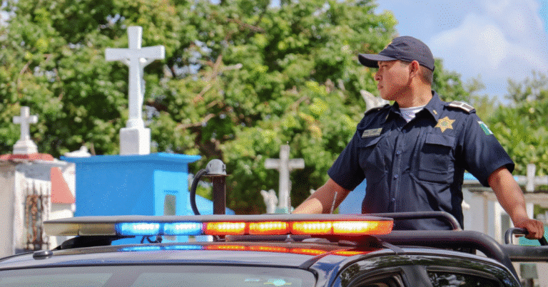 policía de mérida refuerza la seguridad en mercados y cementerios por el día de muertos