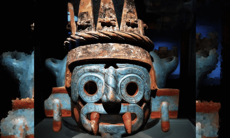 Tláloc, una deidad ancestral y formidable del panteón mexica (azteca), fue venerado como el dios de la lluvia, el agua, el rayo y la agricultura.