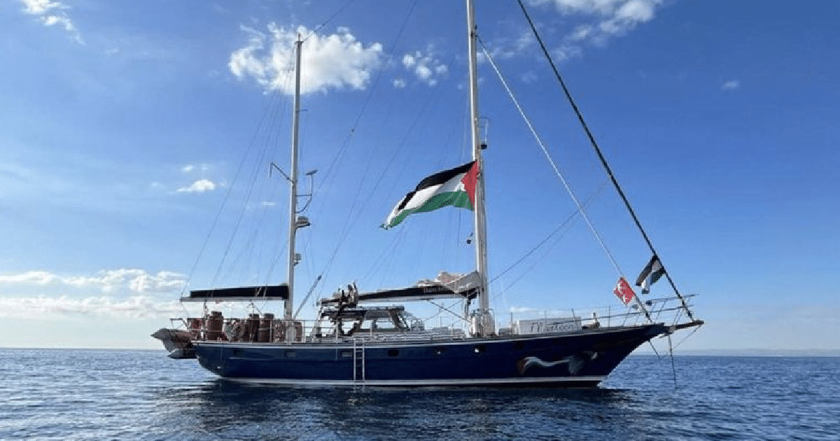 El 1 de octubre de 2025, flotillas humanitarias que intentaban romper el bloqueo naval israelí hacia Gaza denunciaron que fuerzas israelíes realizaron una intercepción en alta mar.