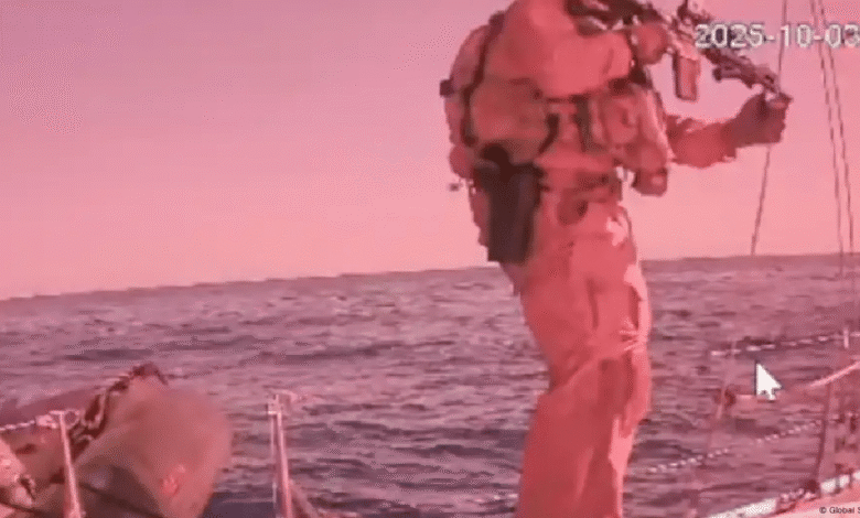 Israel confirmó la deportación de cuatro ciudadanos italianos, primeros integrantes de la flotilla humanitaria Global Sumud en ser expulsados, tras la detención de más de 400 activistas que buscaban llegar a la Franja de Gaza con ayuda.