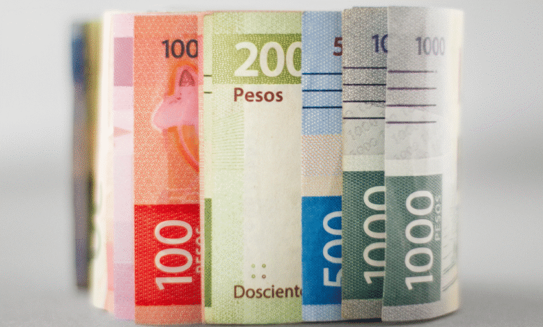 Una propuesta legislativa en la Cámara de Diputados busca reformar la Ley del ISR, la Ley Federal del Trabajo y la Ley del Servicio al Estado para eliminar la retención del Impuesto Sobre la Renta (ISR) al aguinaldo, garantizando que esta prestación llegue íntegra a los bolsillos de los trabajadores.