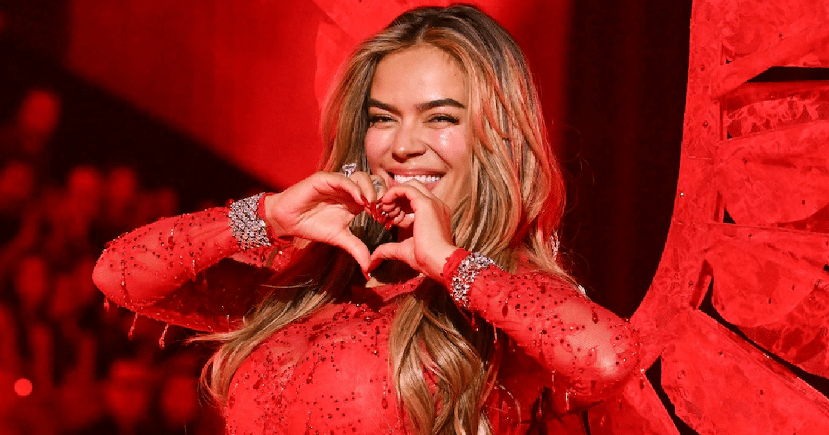 La cantante colombiana Karol G hizo historia al participar en el renovado Victoria's Secret Fashion Show 2025 en Nueva York, celebrado el pasado miércoles 15 de octubre.