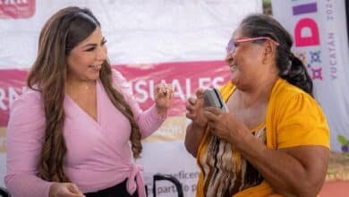 Llevan salud visual a comunidades con entrega estatal de lentes del DIF Yucatán