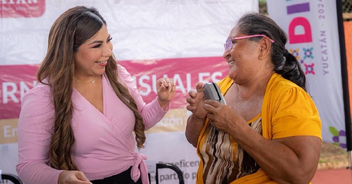 Llevan salud visual a comunidades con entrega estatal de lentes del DIF Yucatán