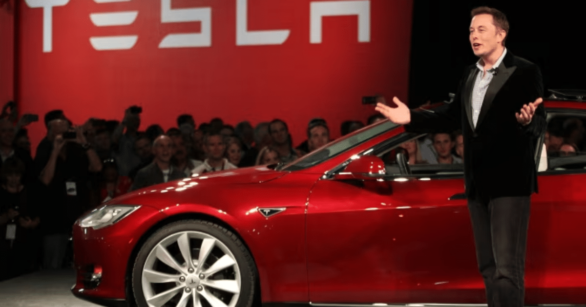 Acciones de Tesla suben más de 7% tras plan de Musk para producir chips de IA