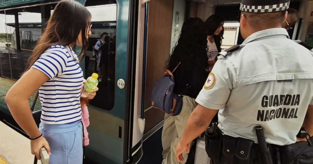 adolescentes de renacer adn reciben reconocimiento con viaje en el tren maya (3)