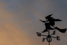 La caza de brujas es un fenómeno histórico que trascendió continentes, causando la tortura y ejecución de miles de personas bajo acusaciones infundadas.