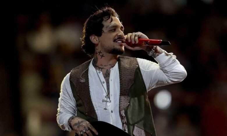 Christian Nodal criticado por su cantar en inglés durante concierto en Texas (Imagen: Internet).