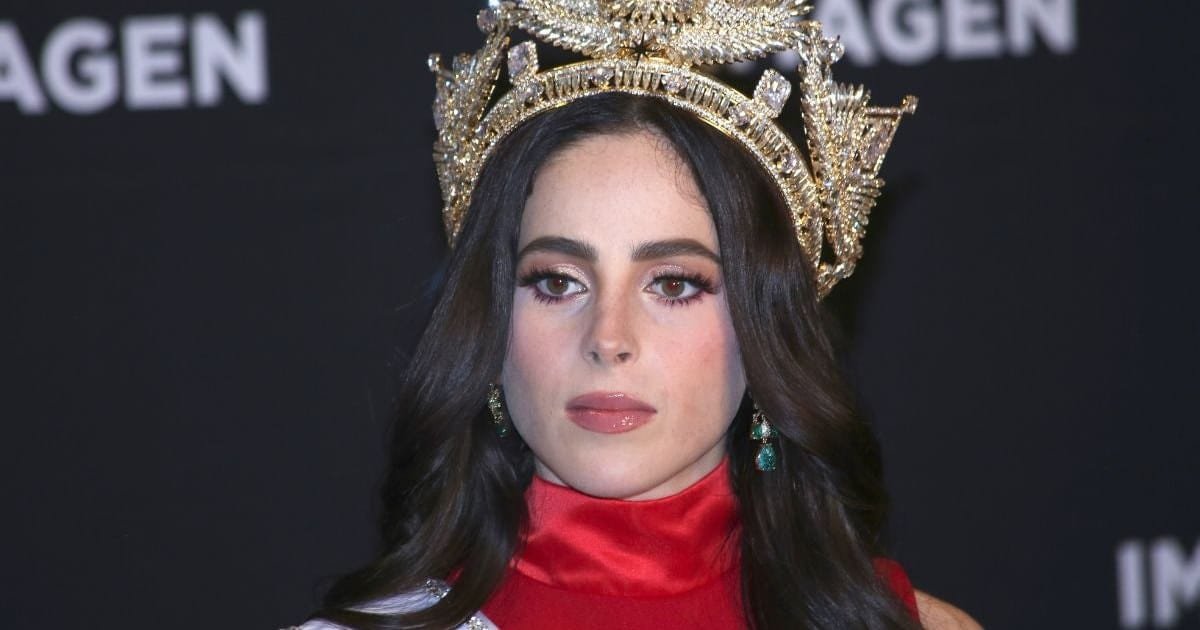 En gala, Fátima Bosch evita aplaudirle a Nawat Itsaragrisil (Foto de internet)