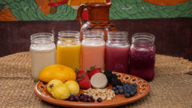 El pulque vive un momento de recuperación cultural y gastronómica. Cada vez más jóvenes redescubren su origen prehispánico y se animan a preparar versiones caseras de esta bebida fermentada.