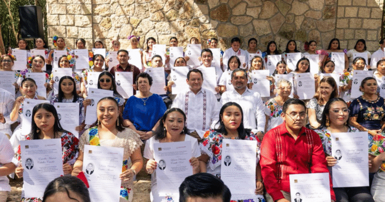 gobernador joaquín díaz mena entrega certificados de licenciatura e inaugura biblioteca en la ubbjg de valladolid