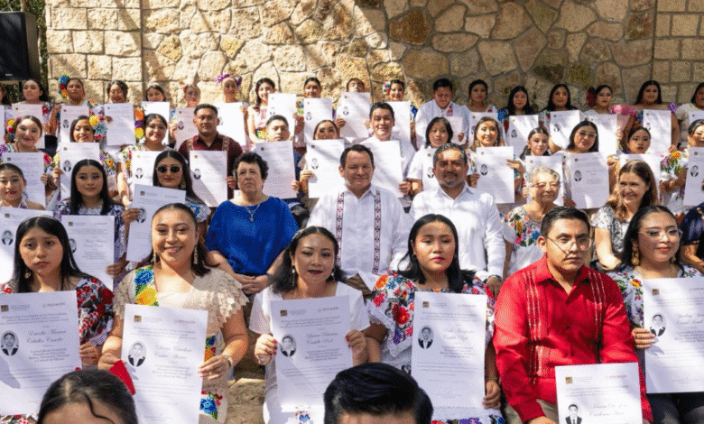 gobernador joaquín díaz mena entrega certificados de licenciatura e inaugura biblioteca en la ubbjg de valladolid