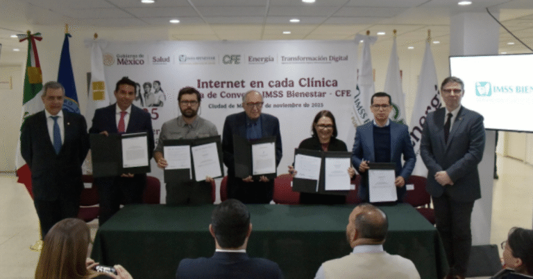 La CFE, a través de la infraestructura de telecomunicaciones, tiene el objetivo de conectar 3,180 clínicas del IMSS Bienestar, en 1,179 municipios de 24 entidades federativas.