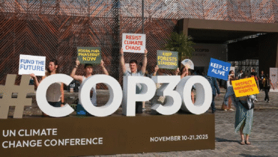 La COP30 terminó tras dos semanas de negociaciones marcadas por protestas indígenas, la ausencia de Estados Unidos y desacuerdos sobre la eliminación de combustibles fósiles.