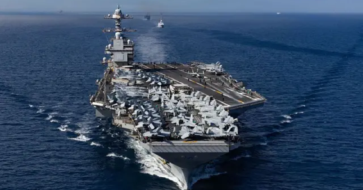 Estados Unidos ha incorporado el portaaviones USS Gerald R. Ford, con más de 5 000 efectivos y numerosas aeronaves, al despliegue naval en América Latina con el argumento de desmantelar redes de narcotráfico.