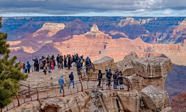 A partir del 1 de enero de 2026, los visitantes internacionales deberán pagar 100 dólares adicionales para ingresar a 11 de los parques nacionales más visitados de Estados Unidos, y su pase anual costará 250 dólares, frente a los 80 USD que pagan los residentes estadounidenses.