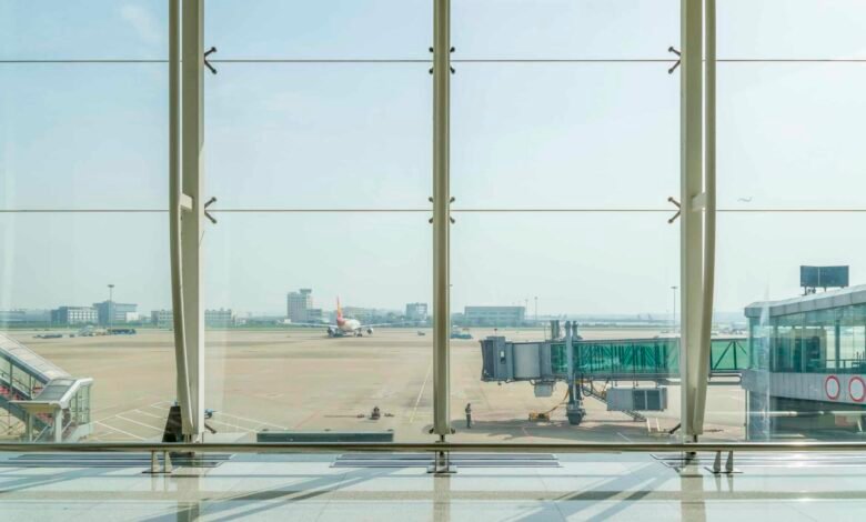 El Instituto Nacional de Aeronáutica Civil (INAC) de Venezuela exigió a aerolíneas internacionales reactivar sus vuelos en un plazo de 48 horas, pese a las alertas de seguridad emitidas por la Administración Federal de Aviación (FAA) de Estados Unidos.