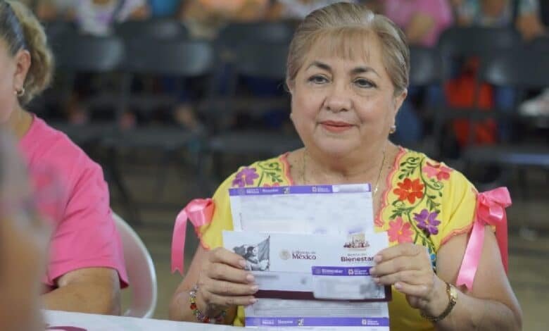 Bienestar entrega más de 12 mil tarjetas a mujeres de 60 a 64 años en Mérida