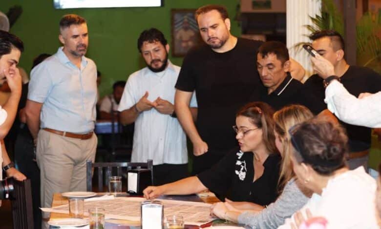 cecilia patrón recorre la mejorada y dialoga con comerciantes