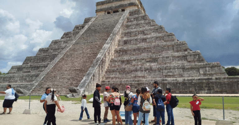 Zonas arqueológicas de Yucatán para visitar en estas vacaciones decembrinas (Foto Redes Sociales)