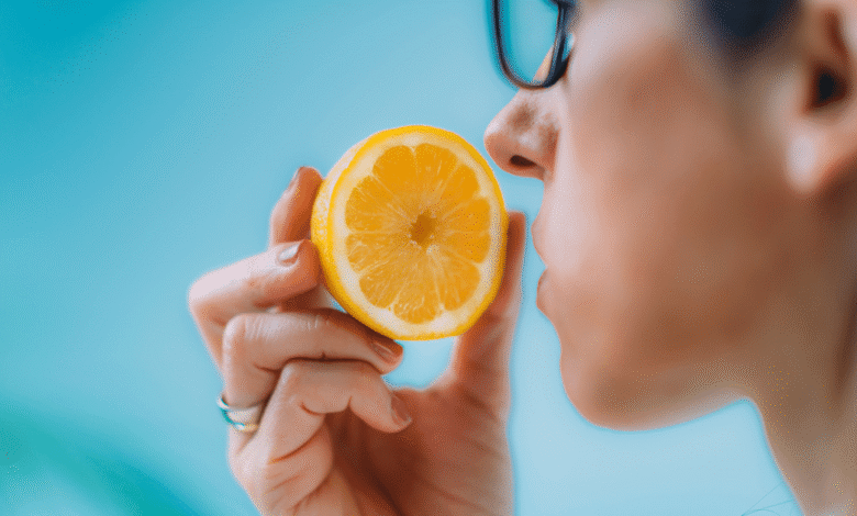 El sentido del olfato permite identificar miles de aromas y juega un papel clave en la supervivencia, la memoria y las emociones.