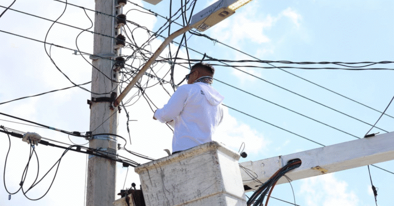 erik rihani refuerza atención ciudadana con mejoras en el alumbrado público de progreso