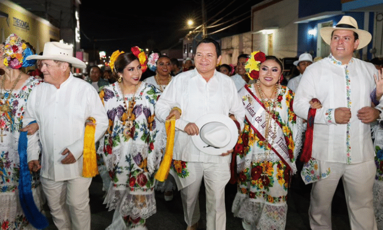 gobernador joaquín díaz mena encabeza coronación de la reina de la feria de reyes tizimín 2026
