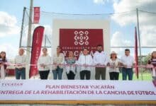 Gobierno estatal renueva cancha de fútbol 7 en Xocchel con inversión de 2.7 mdp