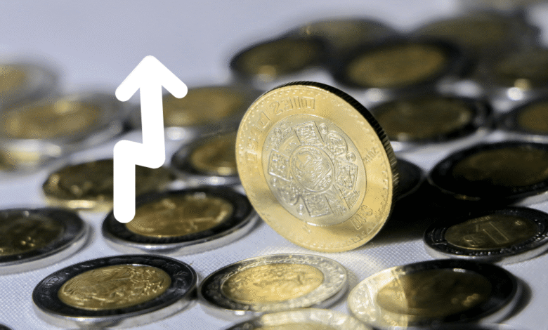 Peso se fortalece mientras el dólar retrocede y crece expectativa por la Fed