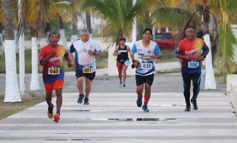 progreso realiza con éxito la carrera y caminata del pavo 2025 en el malecón internacional