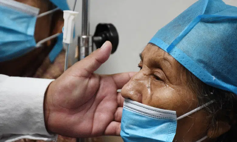 El Gobierno del Renacimiento Maya acerca cirugías de catarata gratuitas y atención especializada a habitantes de comunidades vulnerables