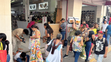 A una semana de la Navidad, el centro histórico de Mérida registra una intensa afluencia de personas que realizan compras anticipadas para las celebraciones decembrinas.