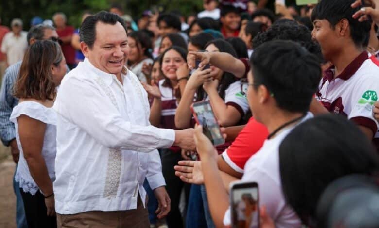 Gobierno del estado renueva campo deportivo de Ticopó