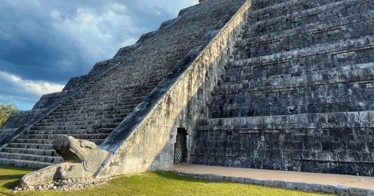 solsticio de invierno 2026 hoy se vive el día más corto del año y un fenómeno solar en chichén itzá
