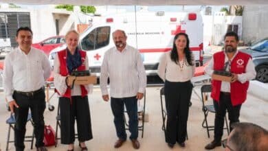 carnival dona equipo a cruz roja progreso y refuerza turismo responsable en yucatán inversión de 85 mil pesos (1)