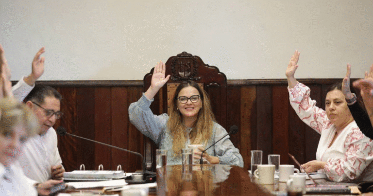 La alcaldesa Cecilia Patrón resaltó la importancia de la colaboración entre gobierno y asociaciones civiles para seguir cuidando y protegiendo a las meridanas