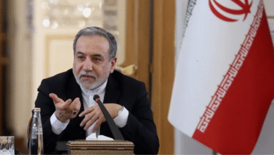 El gobierno de Irán advirtió que, en el actual contexto de tensiones con Estados Unidos, considera más probable un escenario de confrontación militar que una negociación diplomática, luego del envío del portaaviones USS Abraham Lincoln a la región por orden del presidente Donald Trump.