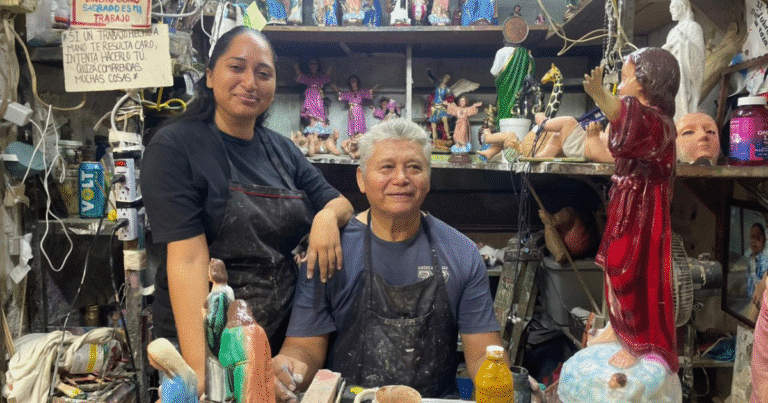 la familia cervera conserva el arte de restaurar imágenes religiosas en mérida