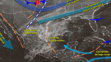 Este día, una vaguada en niveles altos de la atmósfera cruzará el noreste y centro del país, en interacción con la corriente en chorro subtropical e inestabilidad atmosférica, originarán lluvias y chubascos con descargas eléctricas en estados del norte, noreste, occidente y sur del territorio mexicano